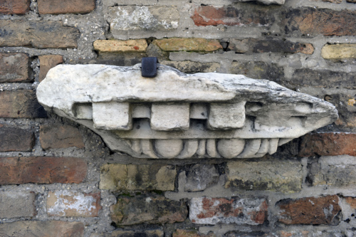 blocco di cornice/ frammento - ambito culturale romano/ prima età imperiale (sec. I d.C.)