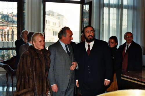 Luciano Pavarotti - Katia Ricciarelli, Carlo Bernini trittico - Venezia (negativi) di Ceolin, Elio (ultimo quarto sec. XX)