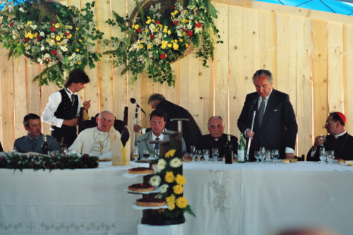 Papa Giovanni Paolo II - Vescovo Ducoli Maffeo - Carlo Bernini - Val Visdende (negativo) di Ceolin, Elio (ultimo quarto sec. XX)