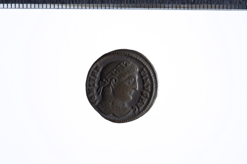 moneta - follis (secondo quarto IV sec. d.C.)