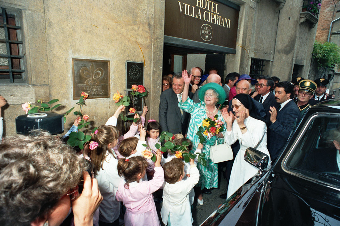 Hotel Villa Cipriani - Visita Regina Madre - Asolo (negativo) di Ceolin, Elio (ultimo quarto sec. XX)
