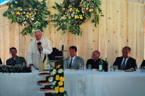 Papa Giovanni Paolo II - Vescovo Ducoli Maffeo - Carlo Bernini - Val Visdende (negativo) di Ceolin, Elio (ultimo quarto sec. XX)