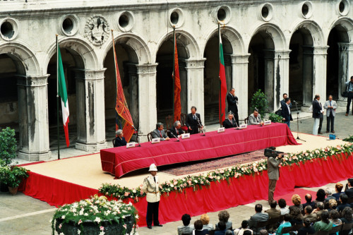 Pubblico - Palazzo Ducale <Venezia> (negativo) di Ceolin, Elio (ultimo quarto sec. XX)