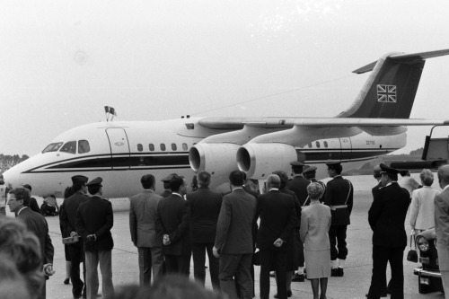 Aeroporto - Visita Regina Madre - Treviso (negativo) di Ceolin, Elio (ultimo quarto sec. XX)