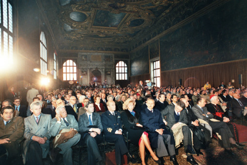 Carlo De Benedetti - Gianni Agnelli - Franco Nicolazzi - Venezia (negativo) di Ceolin, Elio (studio fotografico) (ultimo quarto XX)