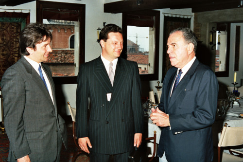 Umberto Carraro - Vertice Economico - Venezia - 1987 (negativo) di Ceolin, Elio (studio fotografico) (ultimo quarto XX)