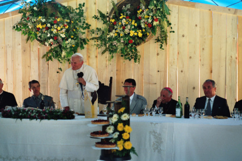 Papa Giovanni Paolo II - Vescovo Ducoli Maffeo - Carlo Bernini - Val Visdende (negativo) di Ceolin, Elio (ultimo quarto sec. XX)