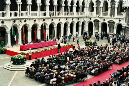 Pubblico - Palazzo Ducale <Venezia> (negativo) di Ceolin, Elio (ultimo quarto sec. XX)
