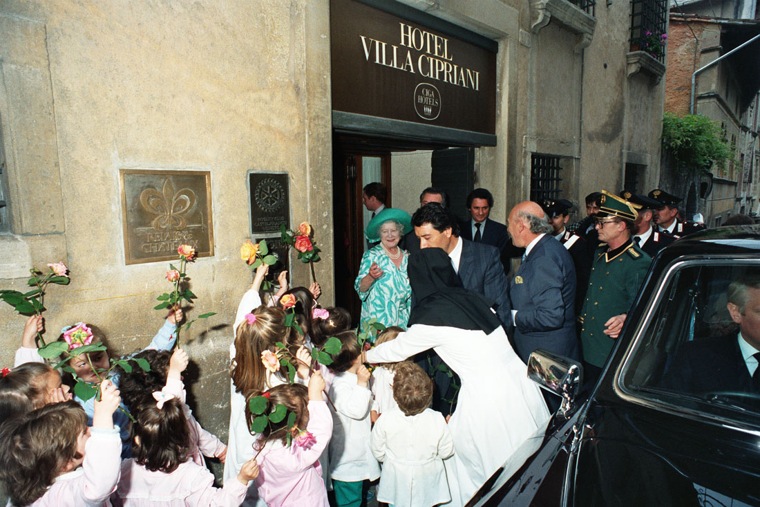Hotel Villa Cipriani - Visita Regina Madre - Asolo (negativo) di Ceolin, Elio (ultimo quarto sec. XX)