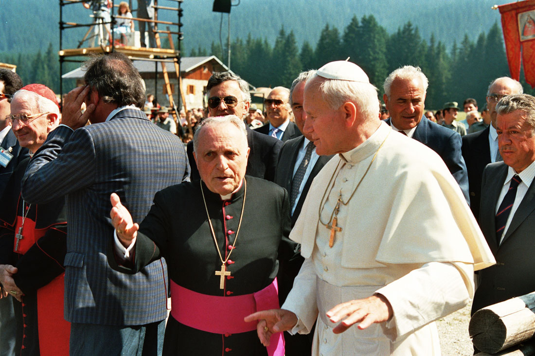 Papa Giovanni Paolo II - Vescovo Ducoli Maffeo - Val Visdende (negativo) di Ceolin, Elio (ultimo quarto sec. XX)