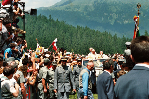 Papa Giovanni Paolo II - Vescovo Ducoli Maffeo - Val Visdende (negativo) di Ceolin, Elio (ultimo quarto sec. XX)
