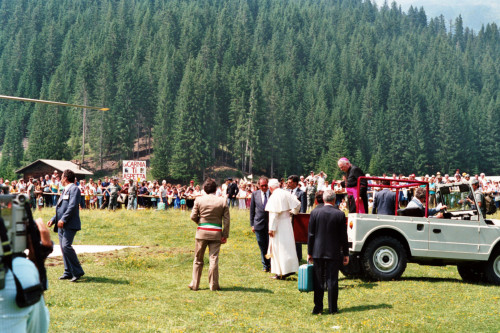 Papa Giovanni Paolo II - Vescovo Ducoli Maffeo - Val Visdende (negativo) di Ceolin, Elio (ultimo quarto sec. XX)