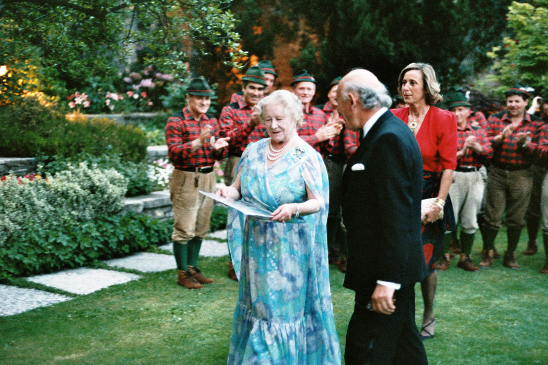 Coro Alpini - Visita Regina Madre - Asolo (negativo) di Ceolin, Elio (ultimo quarto sec. XX)