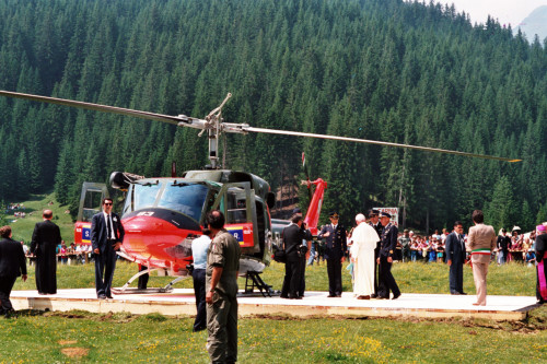 Papa Giovanni Paolo II - Vescovo Ducoli Maffeo - Val Visdende (negativo) di Ceolin, Elio (ultimo quarto sec. XX)
