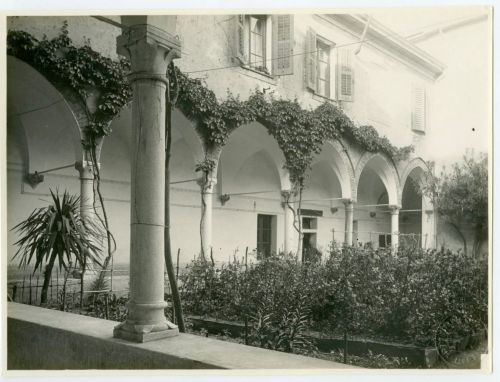 Cortili - ex Convento dei Servi di Maria <Koper> - 1920-1925 (positivo) di Opiglia, Pietro (attr.) (primo quarto XX)