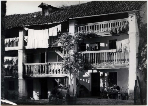 Casa rurale, località Formegan, Santa Giustina (Belluno). (positivo) di Alpago Novello, Adriano (metà XX)