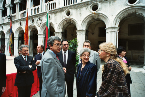 Palazzo Ducale <Venezia> - Cortile (negativo) di Ceolin, Elio (ultimo quarto sec. XX)