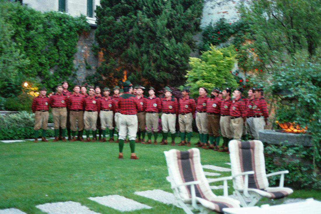 Coro Alpini - Visita Regina Madre - Asolo (negativo) di Ceolin, Elio (ultimo quarto sec. XX)