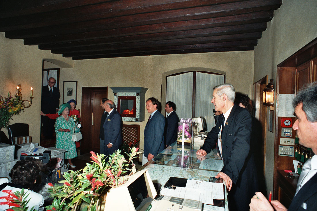 Hotel Villa Cipriani - Visita Regina Madre - Asolo (negativo) di Ceolin, Elio (ultimo quarto sec. XX)