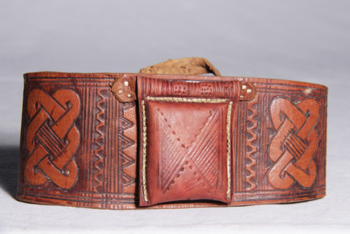 bracciale con amuleto (1900 c.a.)