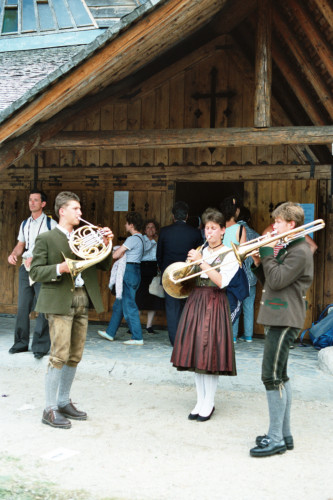 Gruppo folkloristico - Papa Giovanni Paolo II - Val Visdende (negativo) di Ceolin, Elio (ultimo quarto sec. XX)