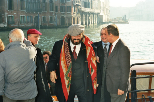Luciano Pavarotti - accoglienza - Venezia (negativi) di Ceolin, Elio (ultimo quarto sec. XX)