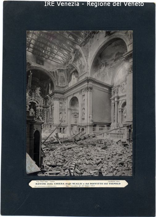 "Rovine della chiesa degli Scalzi e del soffitto di Tiepolo"  di Tiepolo Giovanni Battista, Filippi, Tomaso (primo quarto 20)
