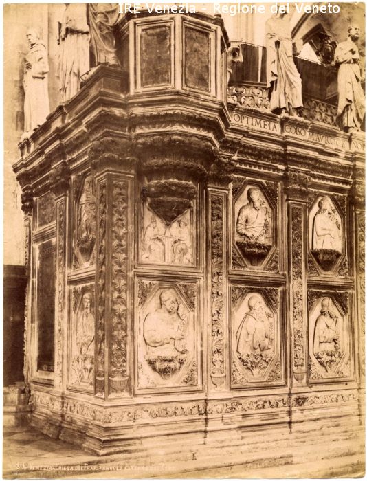 Angolo esterno del coro, 314  di Filippi, Tomaso (fine XIX)