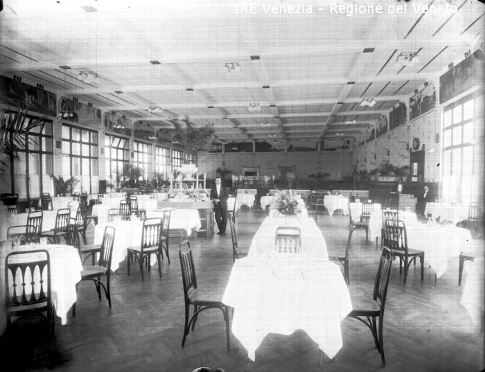Lido di Venezia, hotel Excelsior, salone superiore  di Filippi, Tomaso (XX)