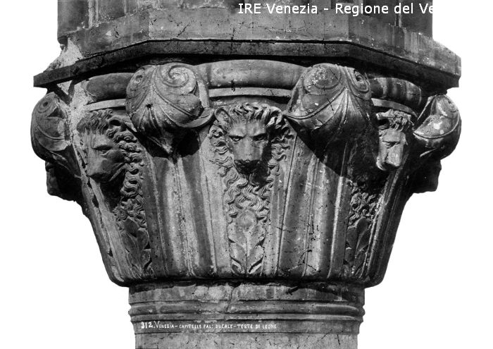 Venezia, palazzo Ducale, capitello con teste di leone  di Filippi, Tomaso (XIX)