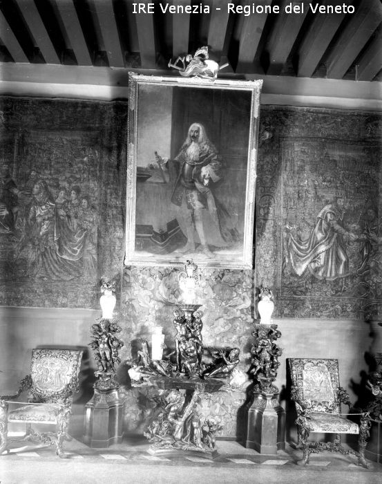 Venezia, Museo Civico, allestimento sala mobili di Andrea Brustolon  di Filippi, Tomaso (XX)