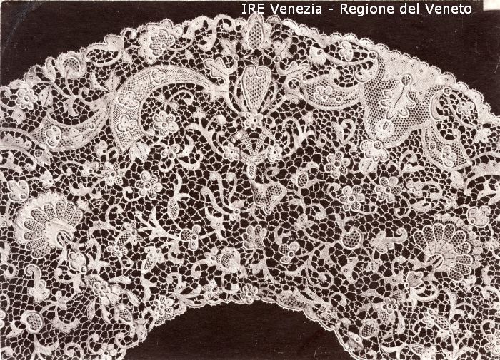 Venezia - Vita veneziana e lagunare - Attività private - Laboratori e Ditte di "Specialità veneziane" - Merletti, campionari anonimi vari - Ventaglio  di Filippi, Tomaso (fine/ inizio XIX/ XX)
