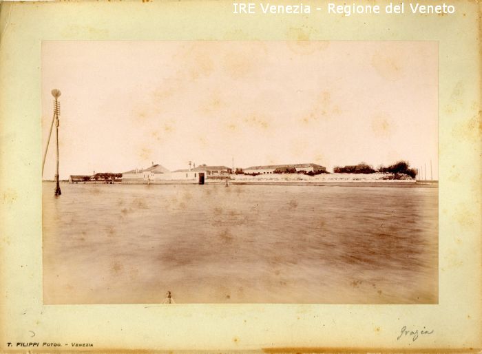 Venezia - Vita veneziana e lagunare - Attività pubbliche - Assistenza e Sanità - Congregazione di Carità - Isola di S. Maria delle Grazie: ripresa dalla Laguna  di Filippi, Tomaso (fine/ inizio XIX/ XX)