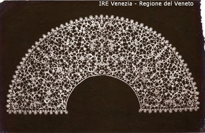Venezia - Vita veneziana e lagunare - Attività private - Laboratori e Ditte di "Specialità veneziane" - Merletti, campionari anonimi vari - Ventaglio  di Filippi, Tomaso (fine/ inizio XIX/ XX)