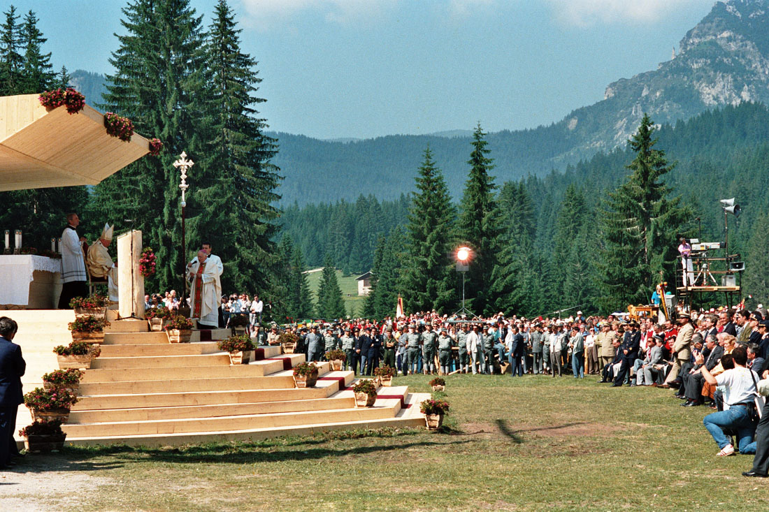 Inizio messa - Val Visdende (negativo) di Ceolin, Elio (ultimo quarto sec. XX)