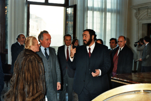 Luciano Pavarotti - Katia Ricciarelli, Carlo Bernini colloquio - Venezia (negativi) di Ceolin, Elio (ultimo quarto sec. XX)