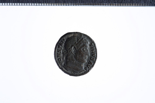 moneta - follis (secondo quarto IV sec. d.C.)