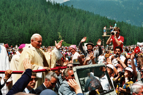 Papa Giovanni Paolo II - Vescovo Ducoli Maffeo - Val Visdende (negativo) di Ceolin, Elio (ultimo quarto sec. XX)