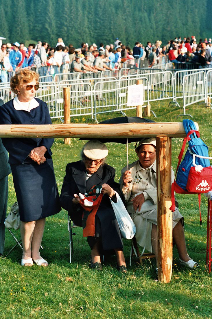 Donne anziane - Val Visdende (negativo) di Ceolin, Elio (ultimo quarto sec. XX)