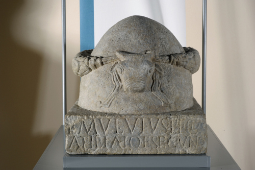 urna/ coperchio, urna cineraria a cassetta, ad Atilia Secunda - ambito culturale romano, produzione locale (inizio I sec. d.C.)