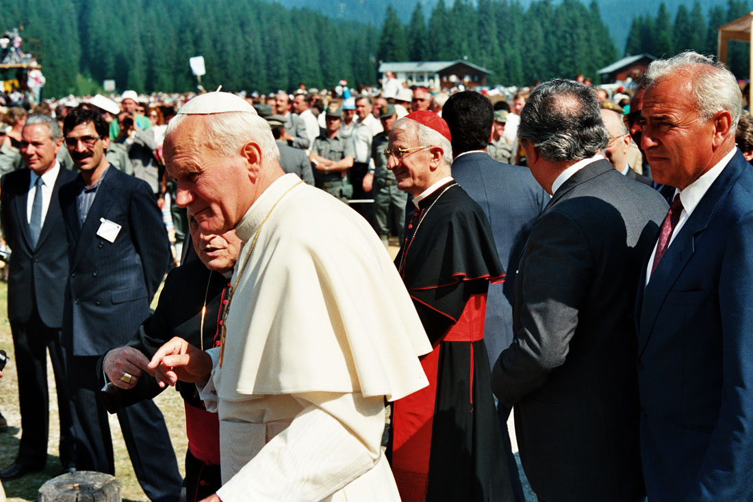 Papa Giovanni Paolo II - Vescovo Ducoli Maffeo - Cardinale Cè Marco - Val Visdende (negativo) di Ceolin, Elio (ultimo quarto sec. XX)