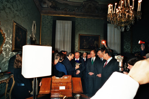 Raùl Ricardo Alfonsin - Carlo Bernini - Amalia Sartori - Venezia (negativo) di Ceolin, Elio (studio fotografico) (ultimo quarto XX)