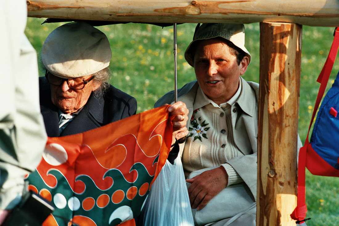 Due donne anziane - Val Visdende (negativo) di Ceolin, Elio (ultimo quarto sec. XX)