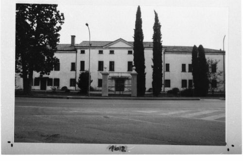 villa con barchesse e oratorio (, privata) - Gaiarine (TV)  (XVIII, Inizio secolo)