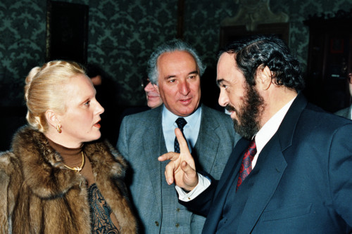 Luciano Pavarotti - insieme a Katia Ricciarelli e Carlo Bernini - Venezia (negativi) di Ceolin, Elio (ultimo quarto sec. XX)
