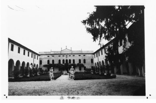 villa padronale con barchessa  - Legnaro (PD)  (XVII, I metà)