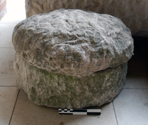 urna, cilindrica - ambito culturale romano/ 