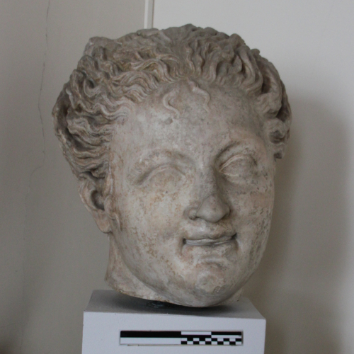 Ninfa (testa femminile) - ambito romano (epoca romana/ sec. II d.C.)