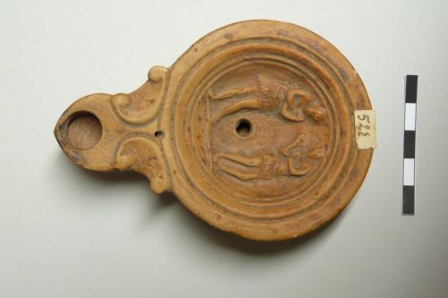 lucerna a volute, Loeschcke IV - ambito culturale romano/ prodotta da officina occidentale (I secolo d.C.)