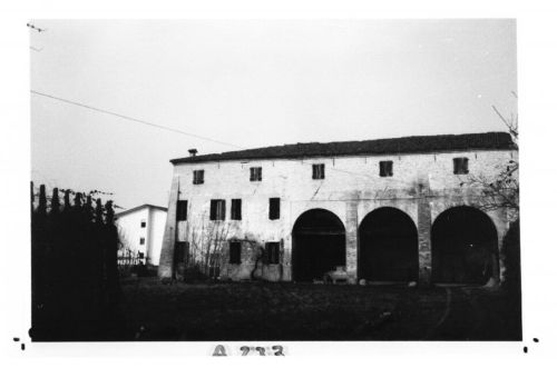 villa padronale con annesso e barchessa  - Casalserugo (PD)  (XV, II metà)
